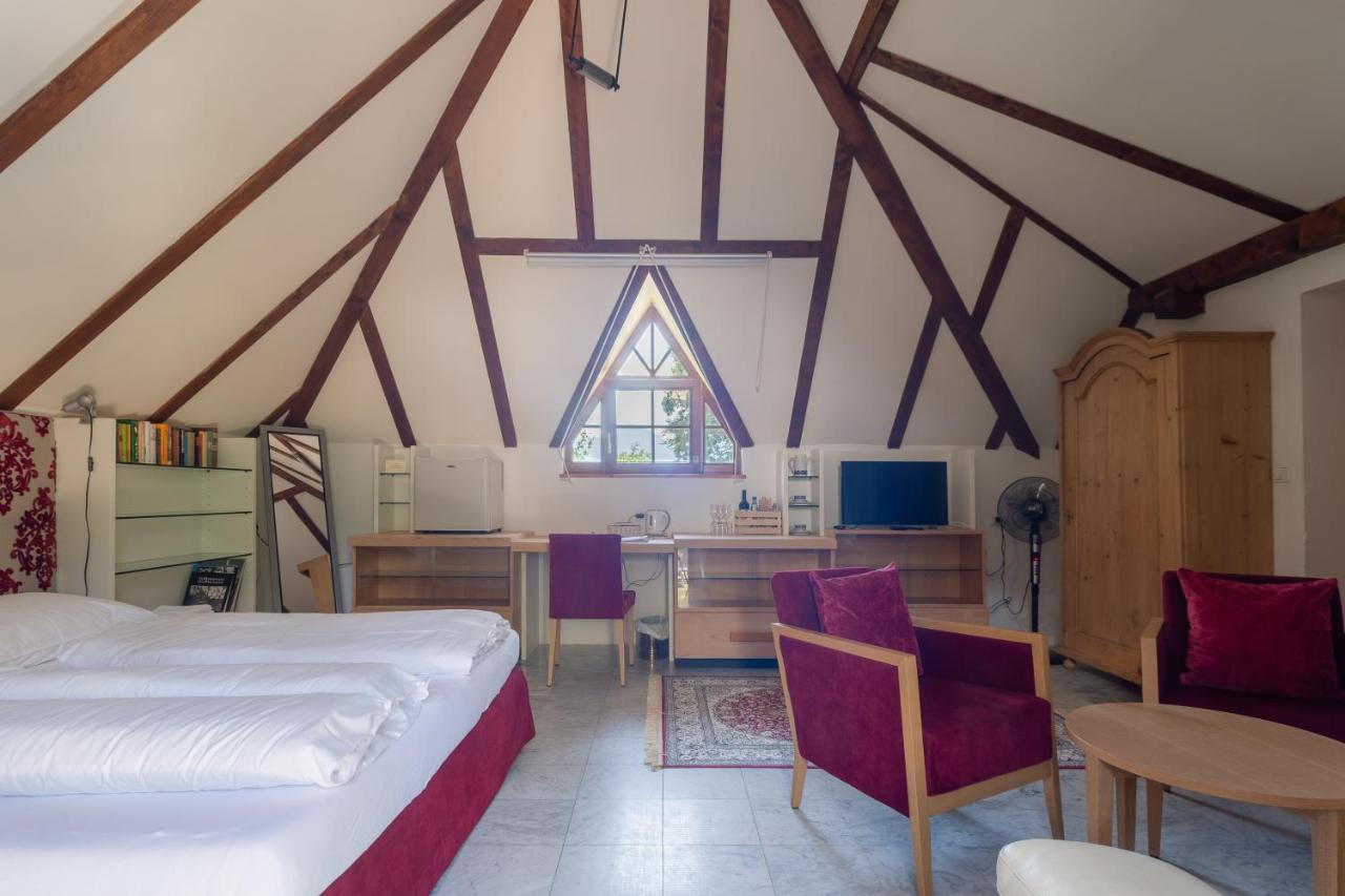 Schloss-castel Pienzenau - Guestrooms&apartments - B&b-hotel&restaurant Gasthof Meran