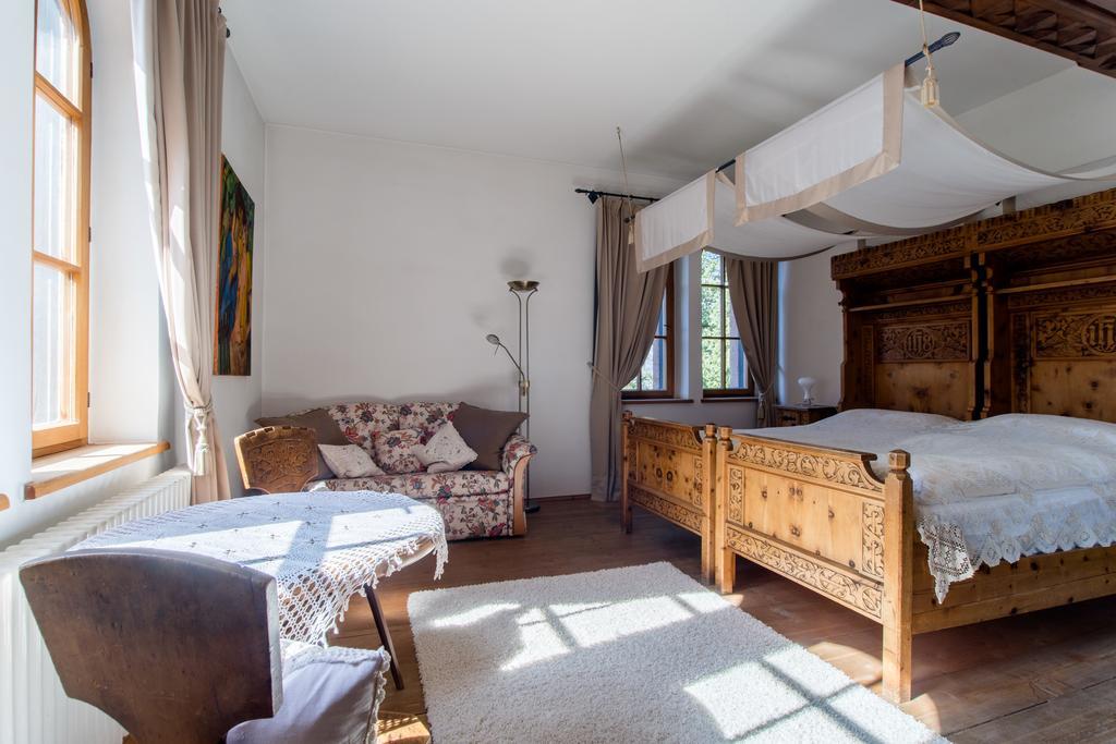 Schloss-castel Pienzenau - Guestrooms&apartments - B&b-hotel&restaurant Gasthof Meran